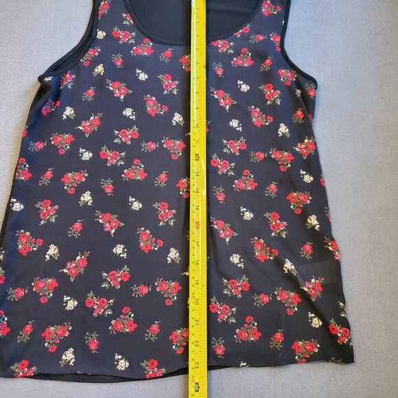 Reitmans Women Black Floral Sleeveless Top with Red White Bloom Size Medium - Picture 9 of 9